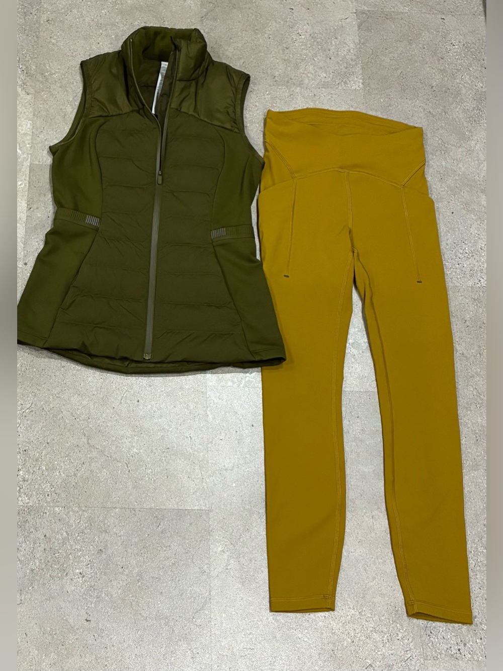 Womens LULULEMON Down Vest & Leggings, sz 4